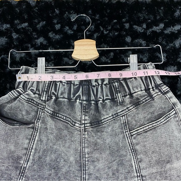 Blank NYC Paperbag Shorts - Picture 6 of 9